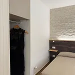 N5 Guest House- Ombrellone Gratis Incluso A Lido- Nocleg ze śniadaniem 4*