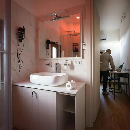 N5 Guest House- Ombrellone Gratis Incluso A Lido- Bed & Breakfast 4*