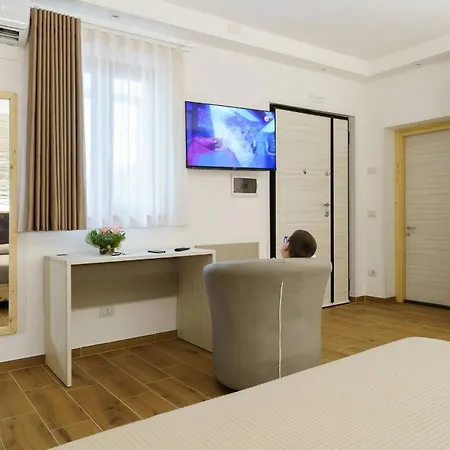 Chalet n5 Guest House- Ombrellone GRATIS incluso a Catanzaro Lido- 4*