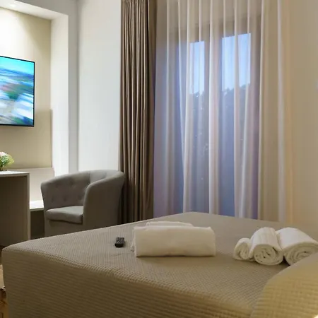 N5 Guest House- Ombrellone Gratis Incluso A Lido- 4*
