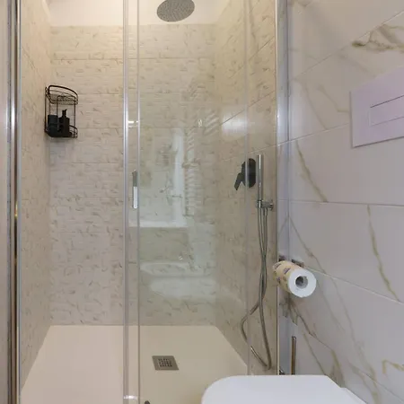 N5- Ombrellone Gratis Incluso A Lido- Nocleg ze śniadaniem 4*