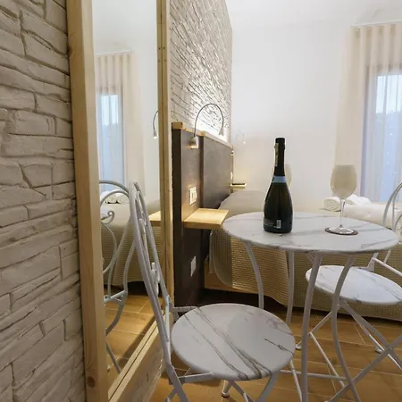 N5 Guest House- Ombrellone Gratis Incluso A Lido- Bed & Breakfast 4*