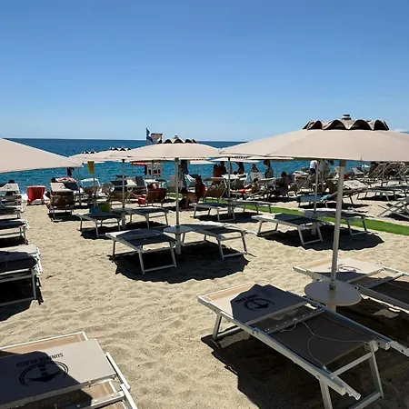 Bed & Breakfast N5 Guest House- Ombrellone Gratis Incluso A Lido- Catanzaro