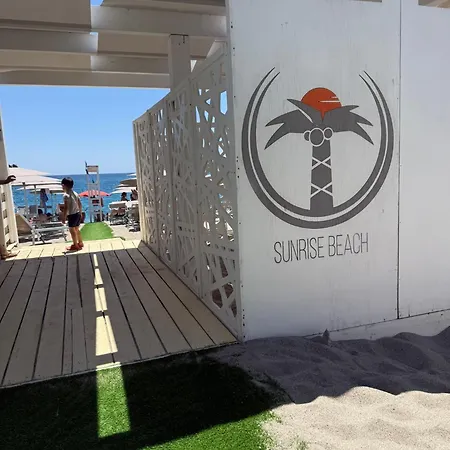 Bed & Breakfast N5 Guest House- Ombrellone Gratis Incluso A Lido- 4*