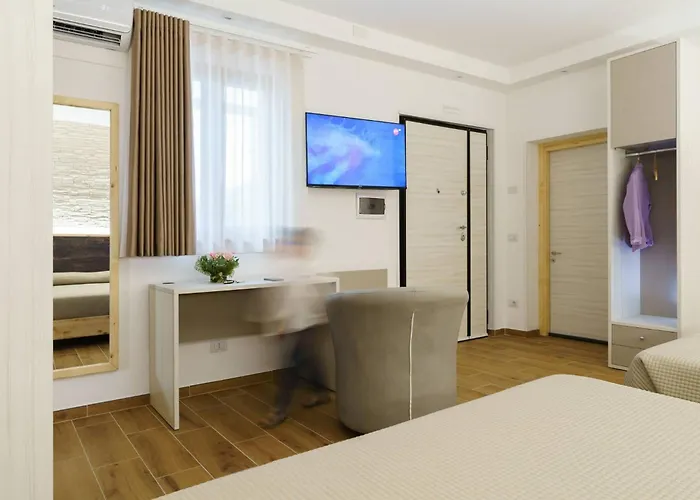 N5 Guest House- Ombrellone Gratis Incluso A Lido- 4*